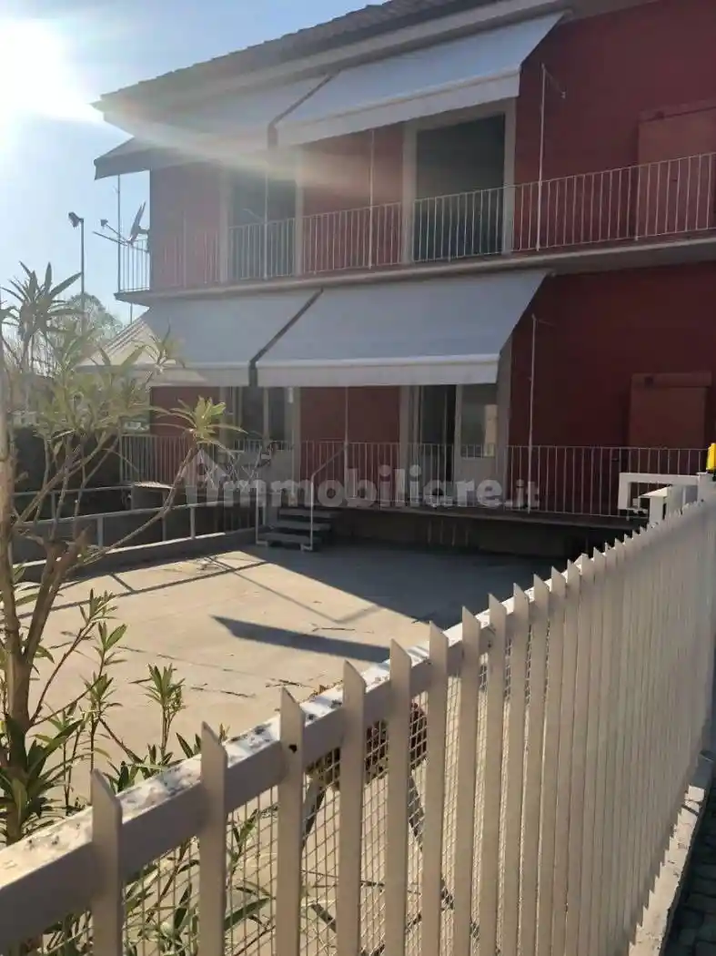 Casa indipendente in vendita a Alba