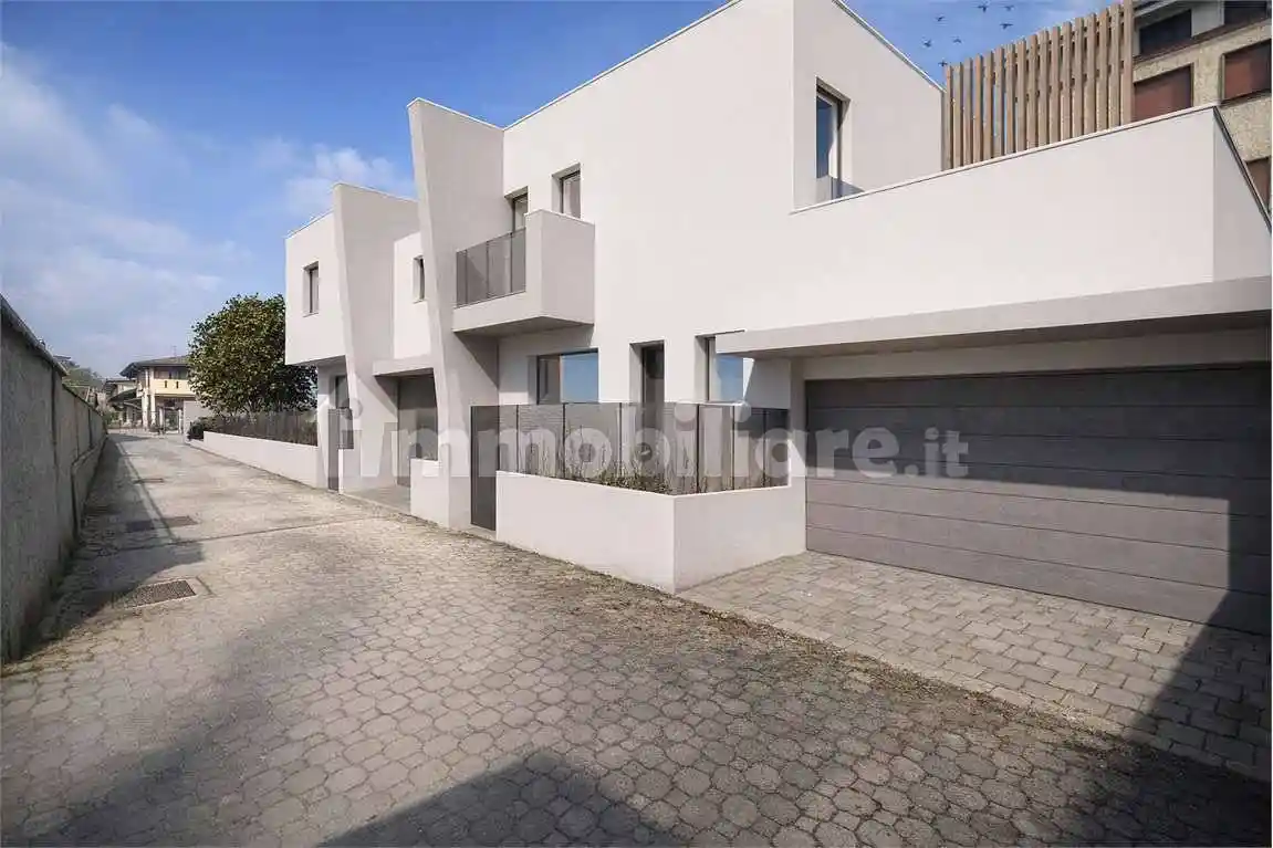 Villa in vendita a Triuggio