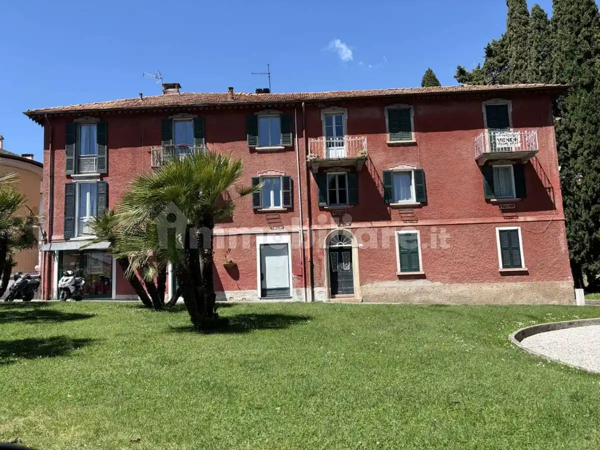 Appartamento in vendita a Menaggio