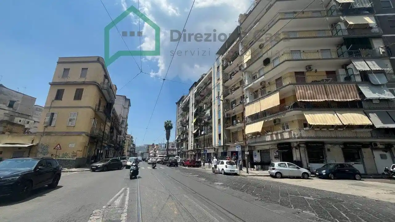Appartamento in vendita a Napoli