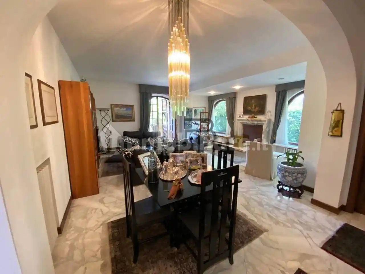 Villa in vendita a Carrara