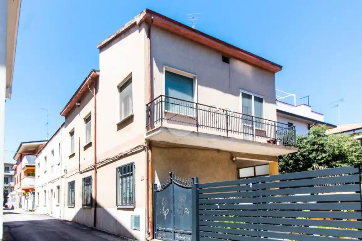 Casa indipendente in vendita a Alba Adriatica