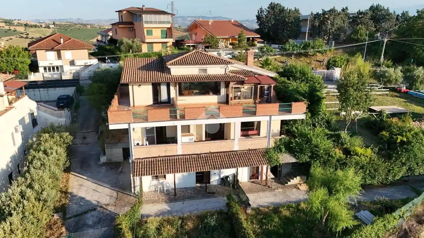 Casa indipendente in vendita a Roseto degli Abruzzi