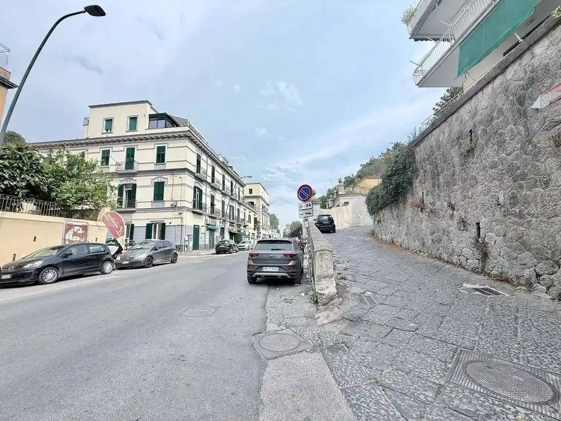 Appartamento in vendita a Napoli
