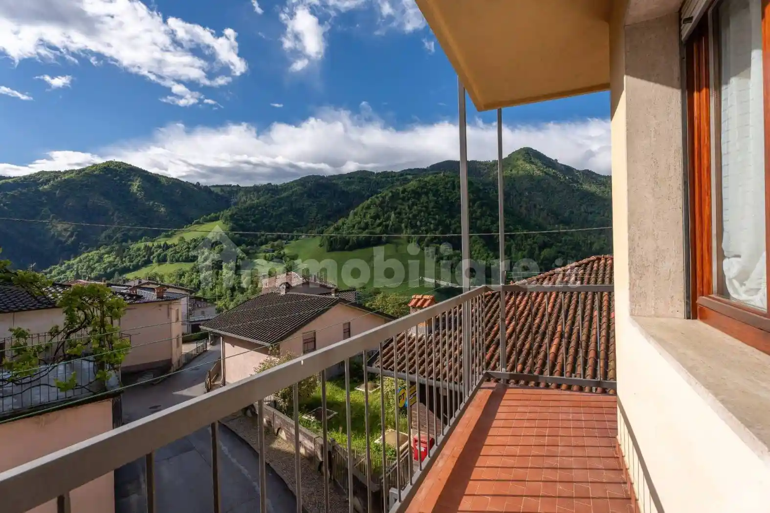 Appartamento in vendita a Gorno