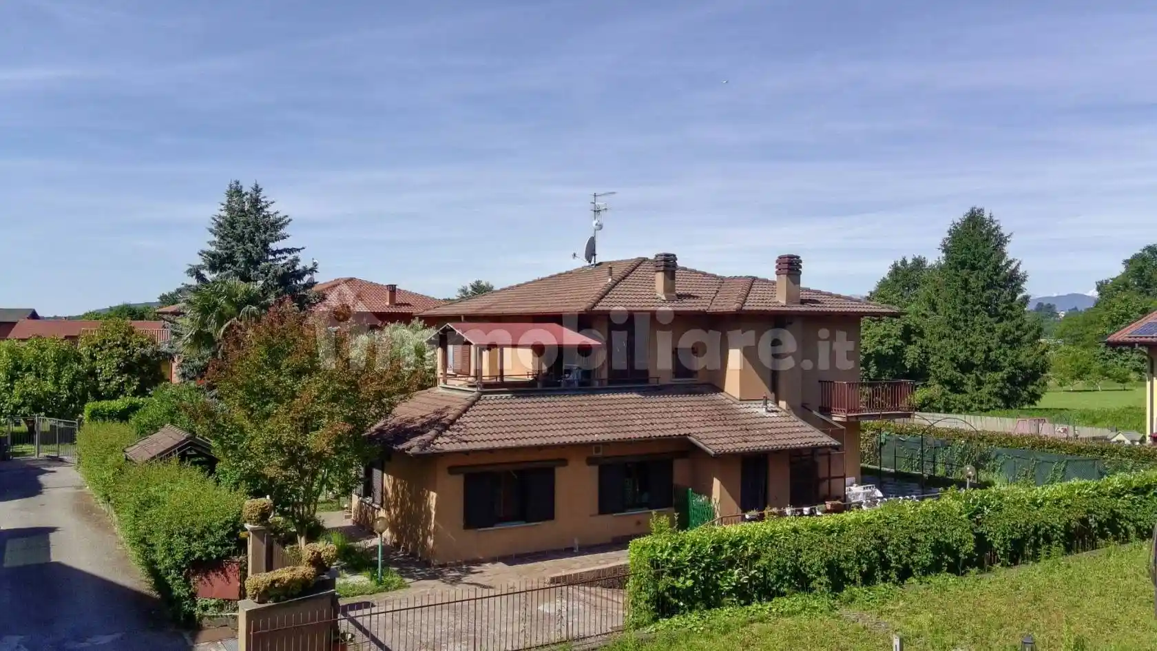Villa in vendita a Gavirate