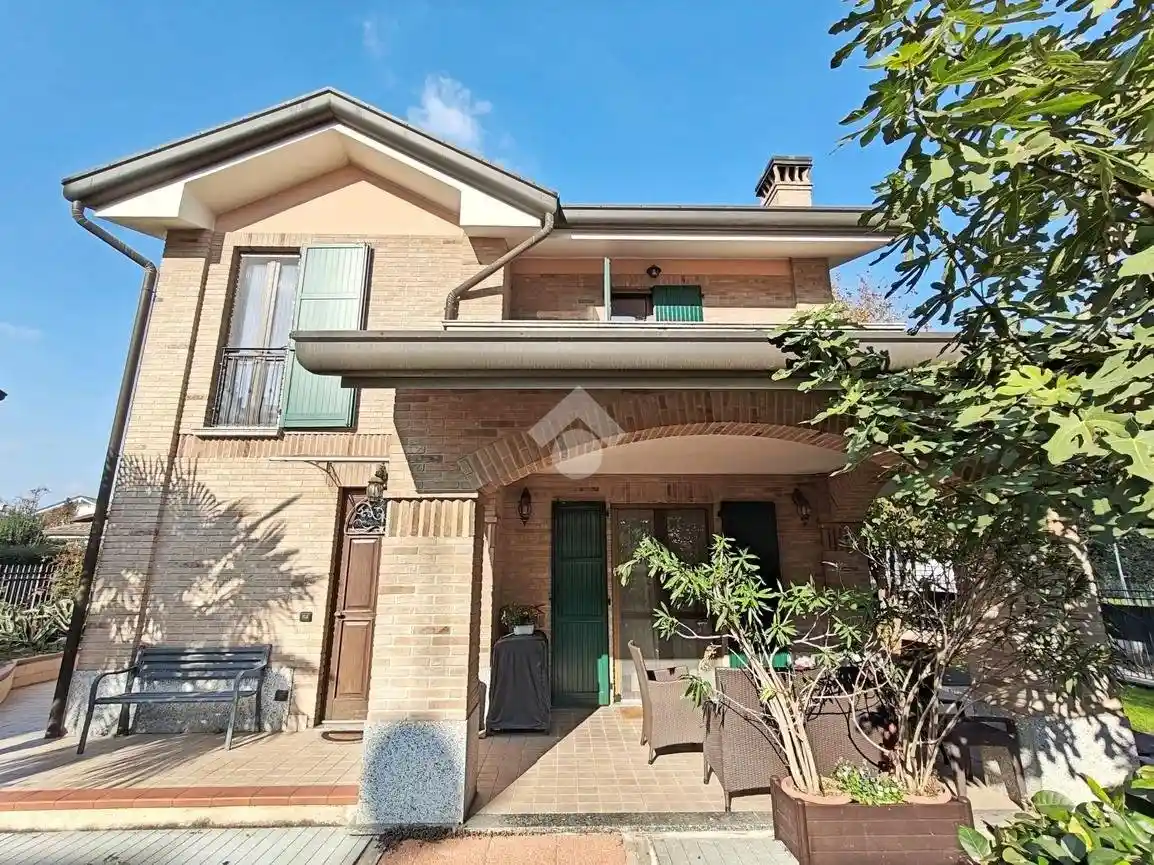 Villa in vendita a Carate Brianza