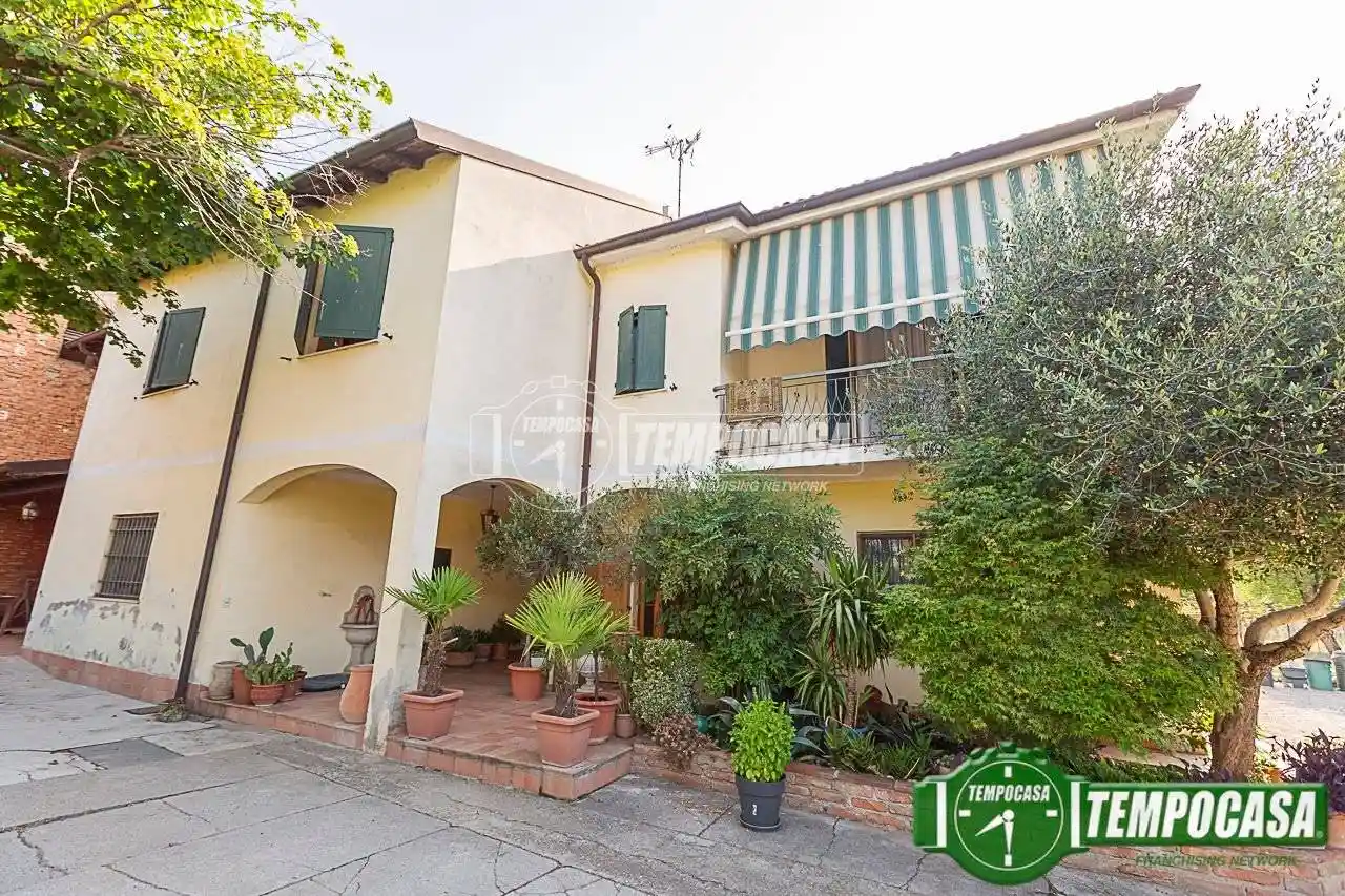 Villa in vendita a Montodine