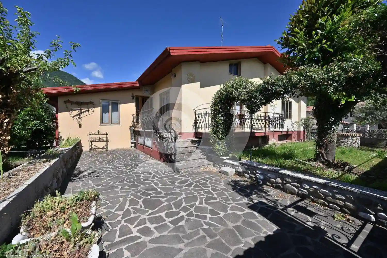 Villa - foto 2
