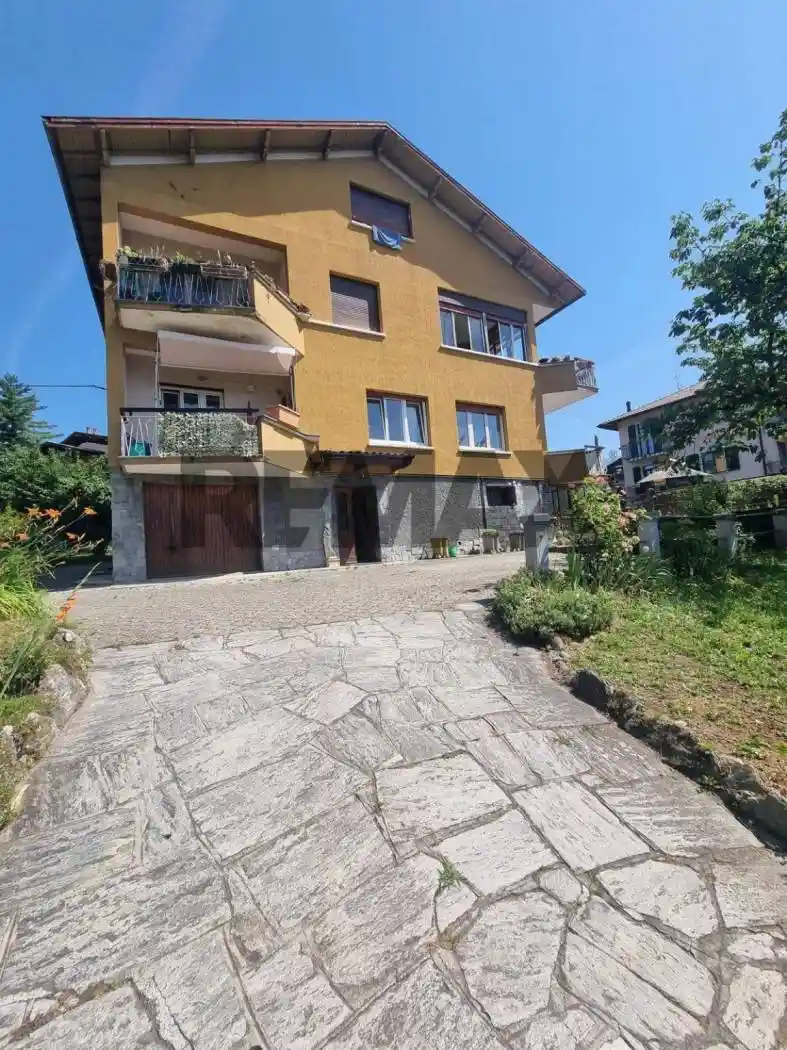 Appartamento in vendita a Luino