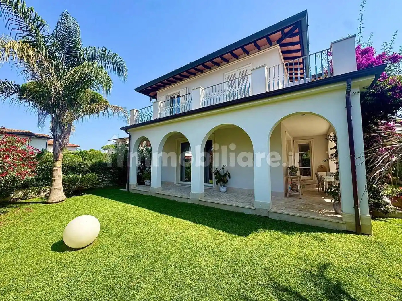 Villa in affitto a Montignoso