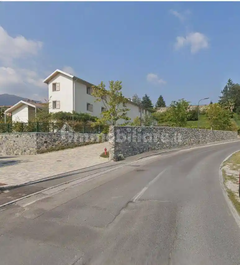 Appartamento in vendita a Erba