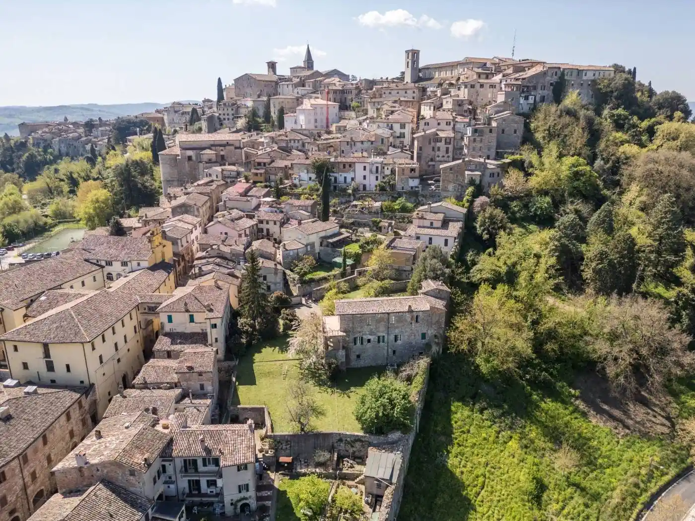 Palazzo - Edificio in vendita a Todi