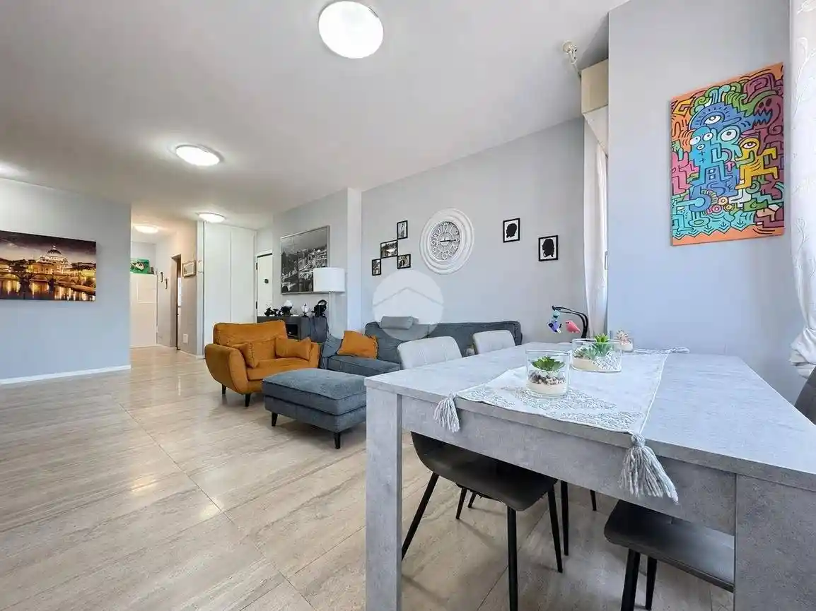 Appartamento in vendita a Roma