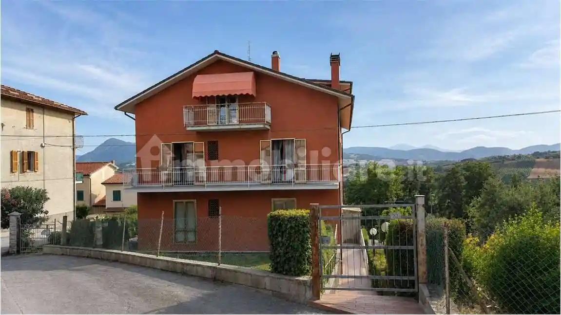 Appartamento in vendita a Rosora