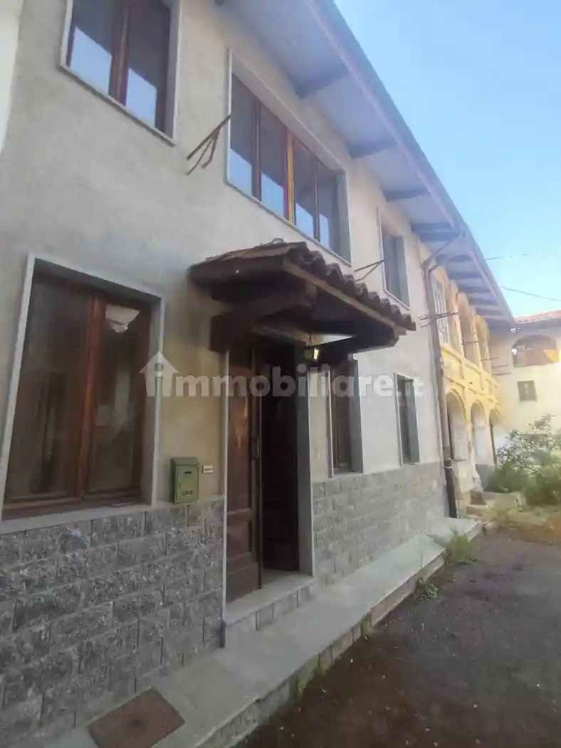 Casa indipendente in vendita a Biella