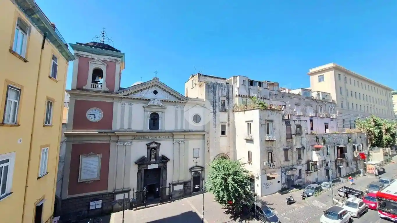Appartamento in vendita a Napoli