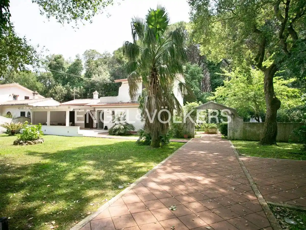 Villa in vendita a Sabaudia