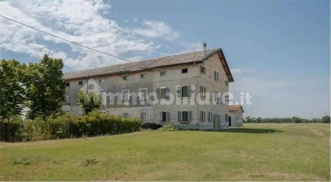 Rustico - Casale in vendita a Novellara
