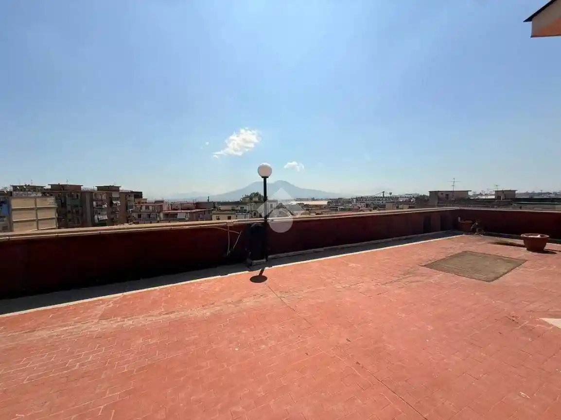 Appartamento in vendita a Napoli