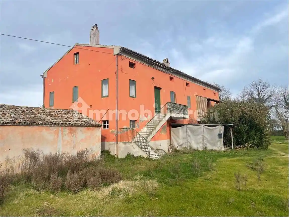 Rustico - Casale in vendita a Montelupone