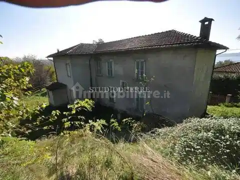 Villa in vendita a Leggiuno