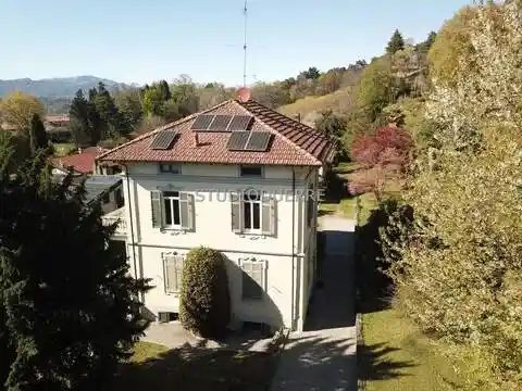 Villa in vendita a Taino