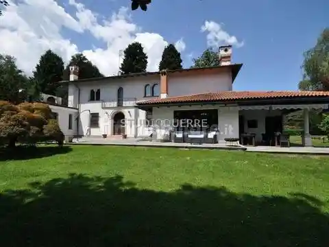 Villa in vendita a Castelletto Sopra Ticino