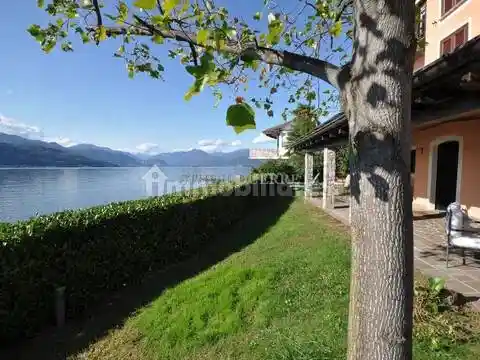 Villa in vendita a Leggiuno