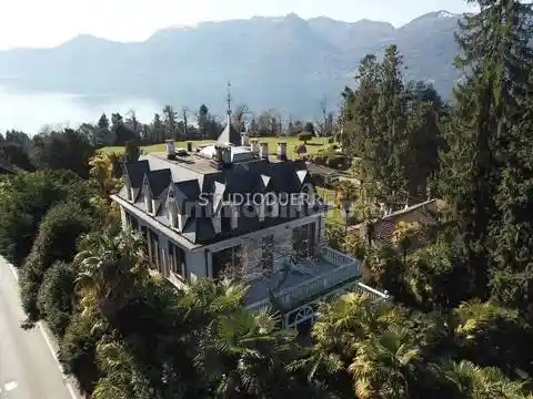 Villa in vendita a Luino