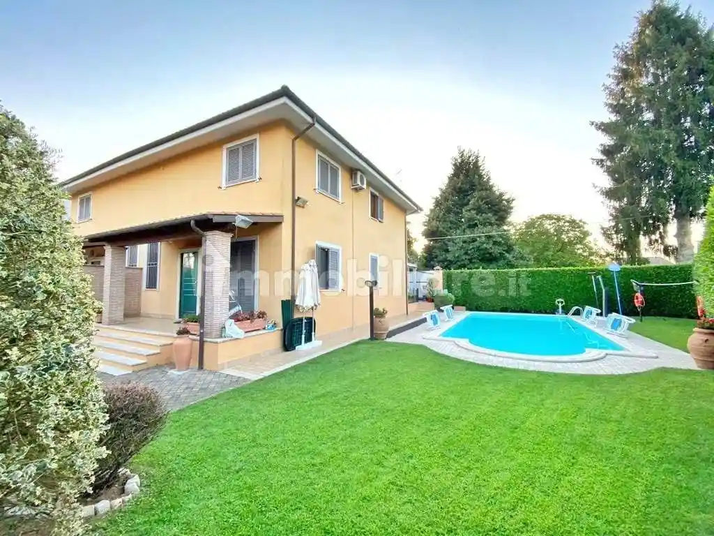 Villa in vendita a Valmontone