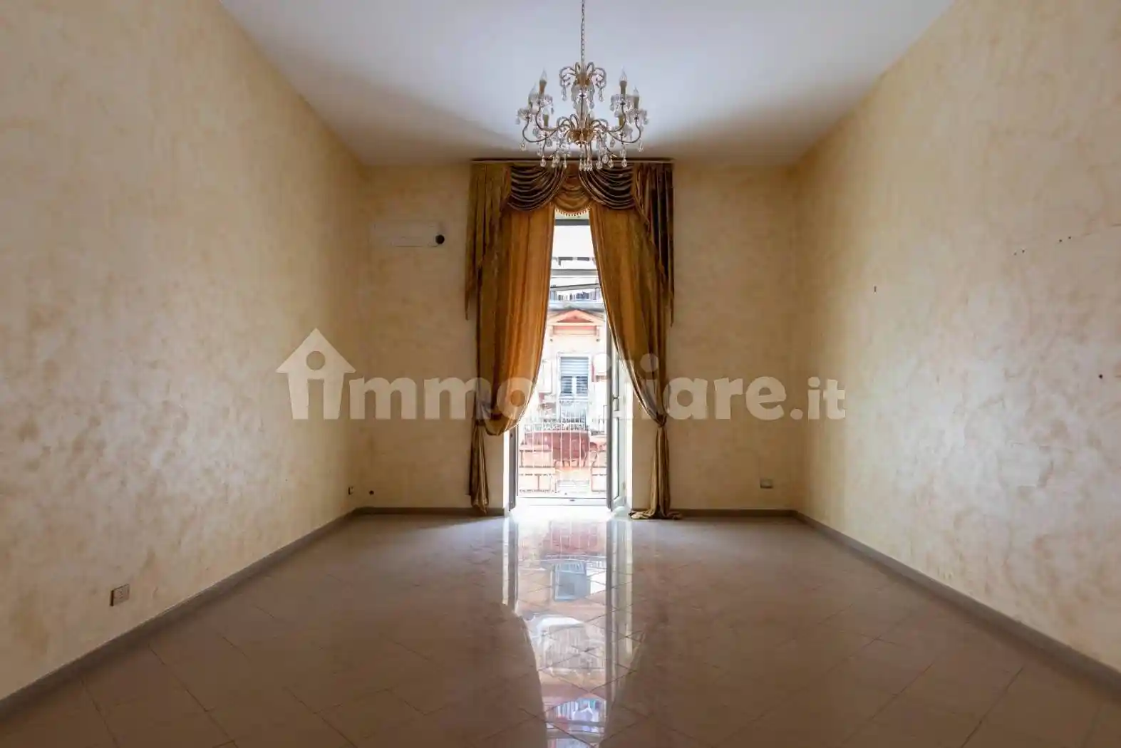 Appartamento in vendita a Napoli