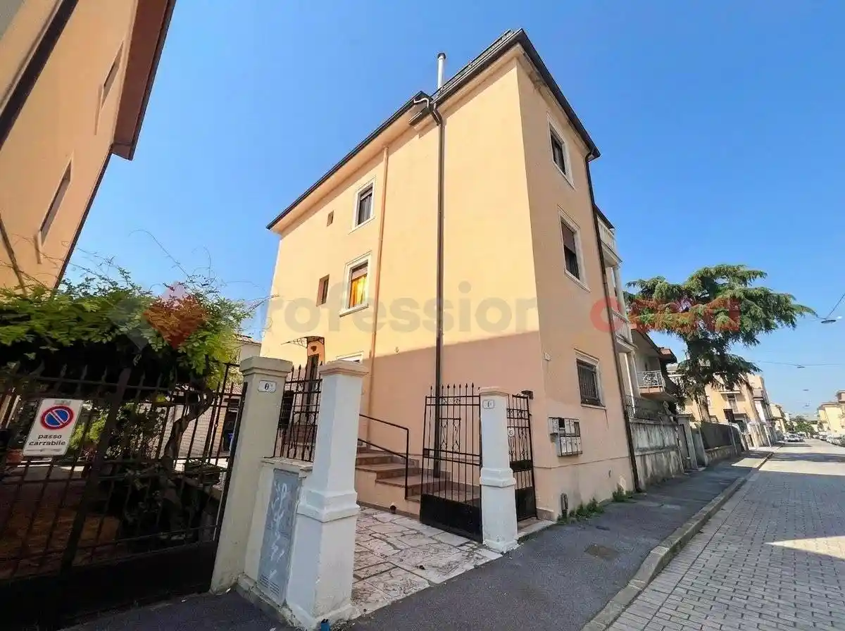 Appartamento in vendita a Verona