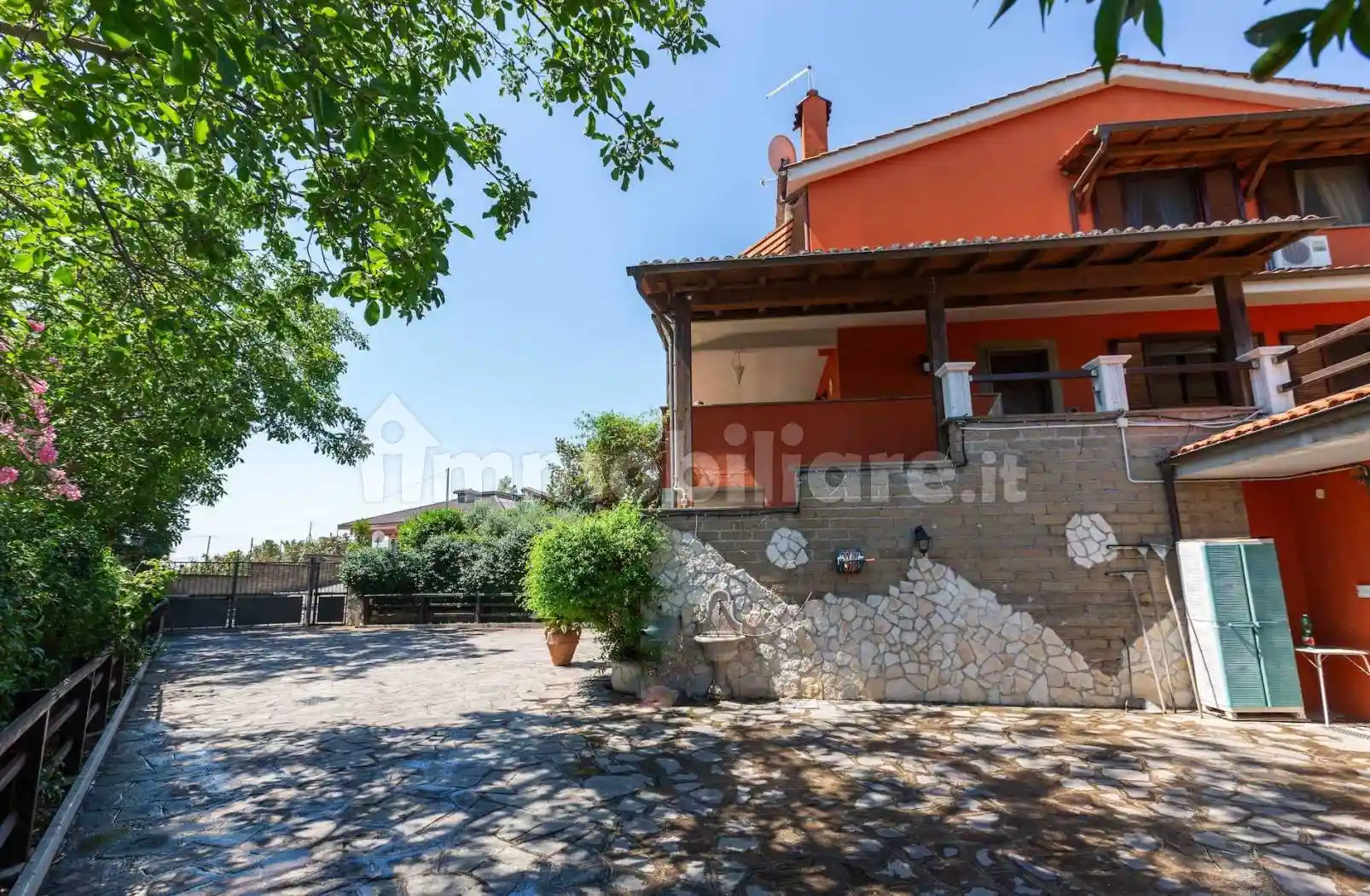Villa in vendita a Castelnuovo di Porto
