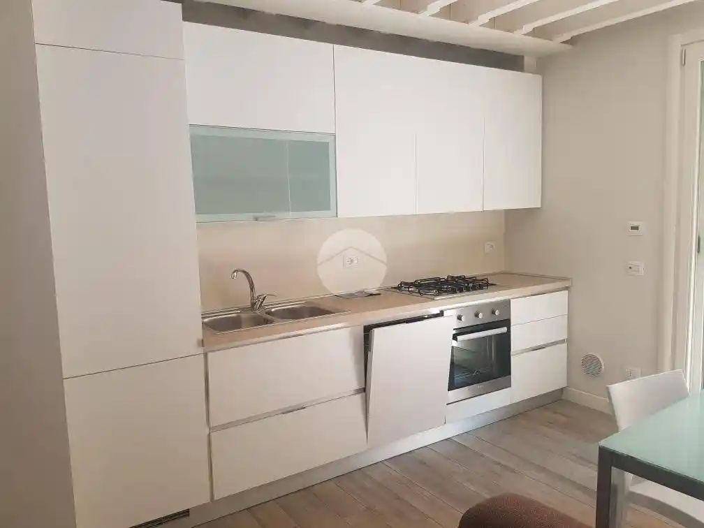 Appartamento in affitto a Desenzano del Garda