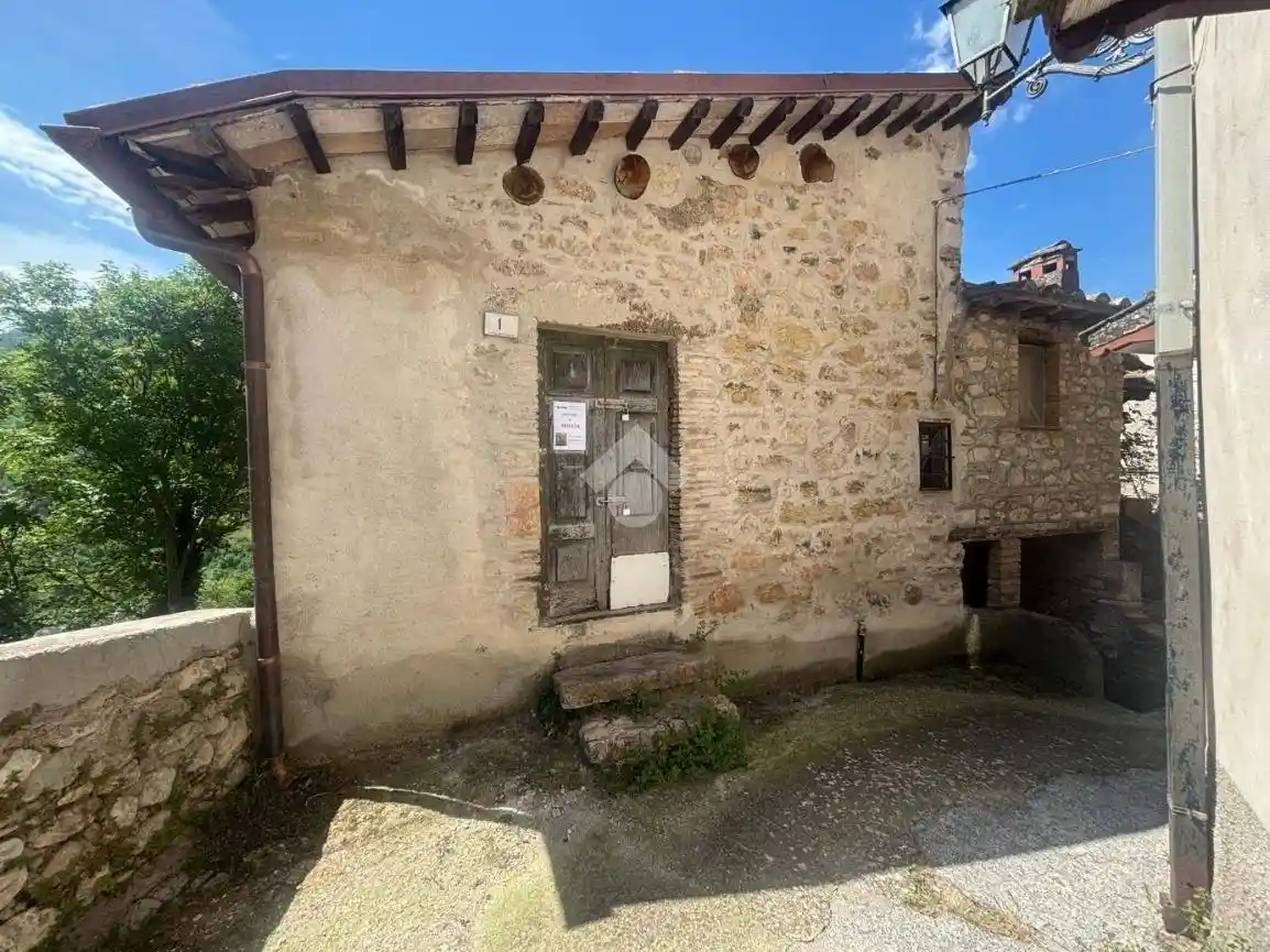 Casa indipendente in vendita a Terni