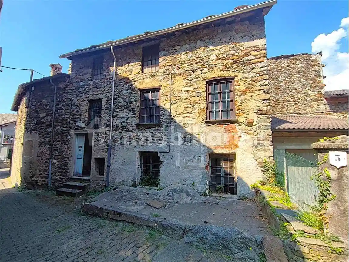 Casa indipendente in vendita a Nomaglio