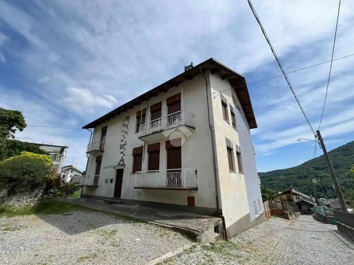 Appartamento in vendita a Valchiusa
