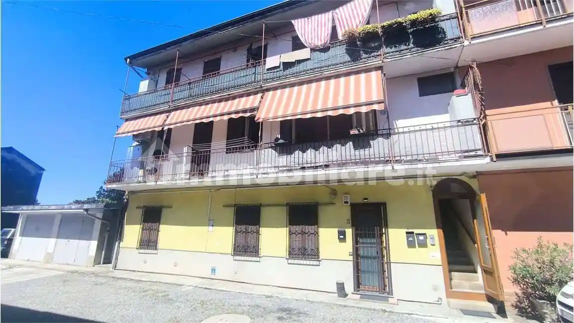Appartamento in vendita a Fenegrò