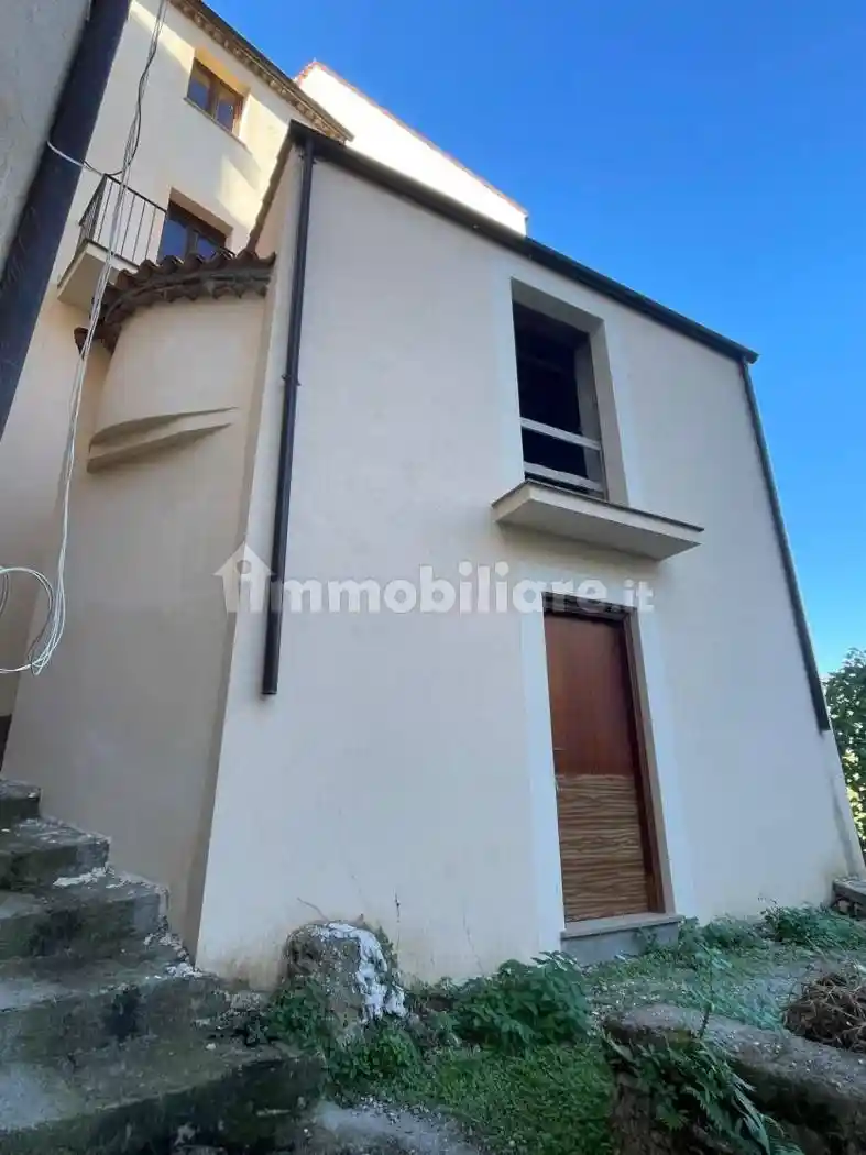 Casa indipendente in vendita a Rivello
