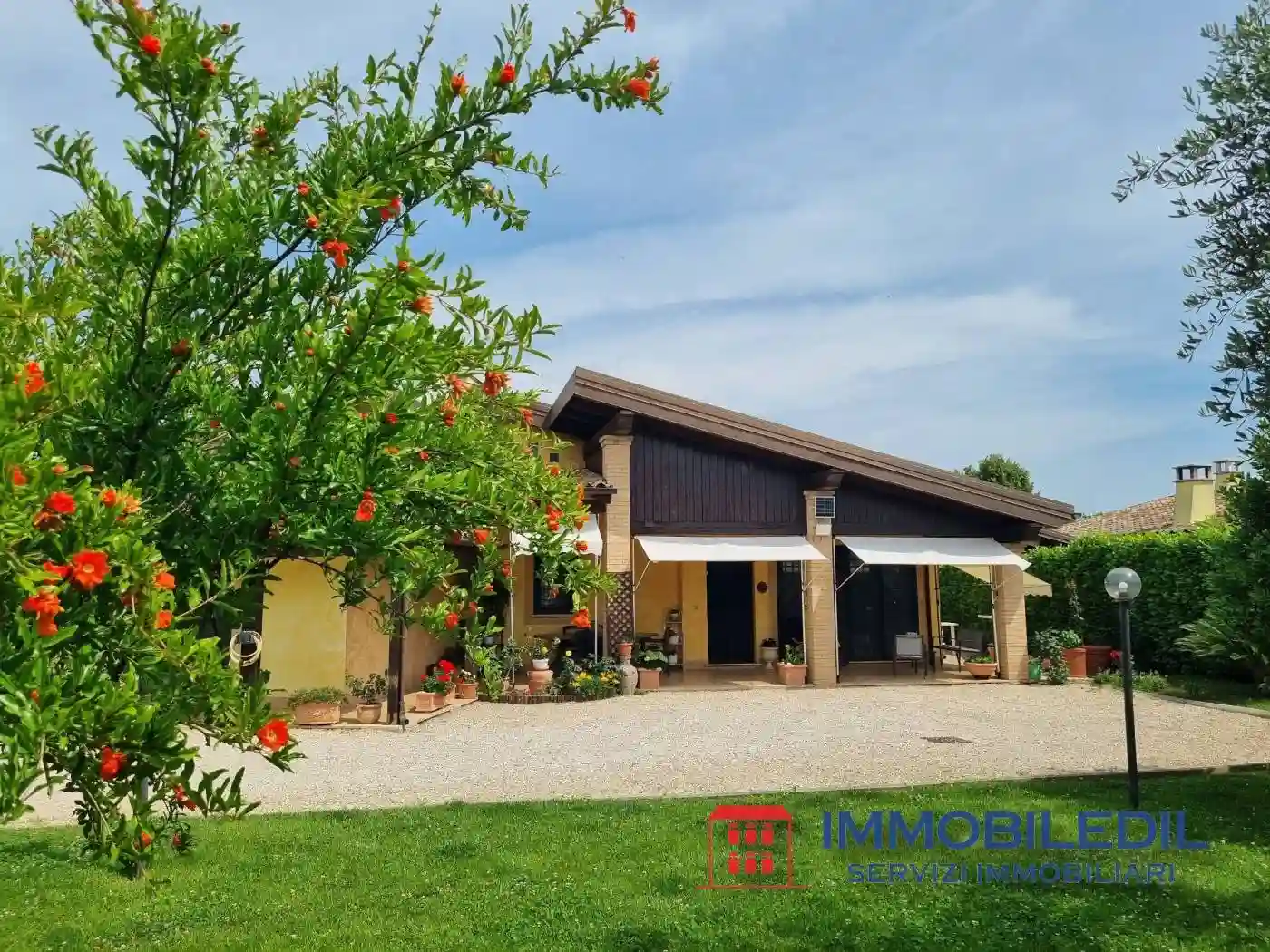 Villa - foto 2