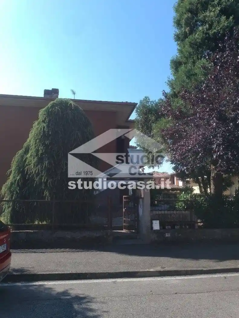 Appartamento in affitto a Maleo