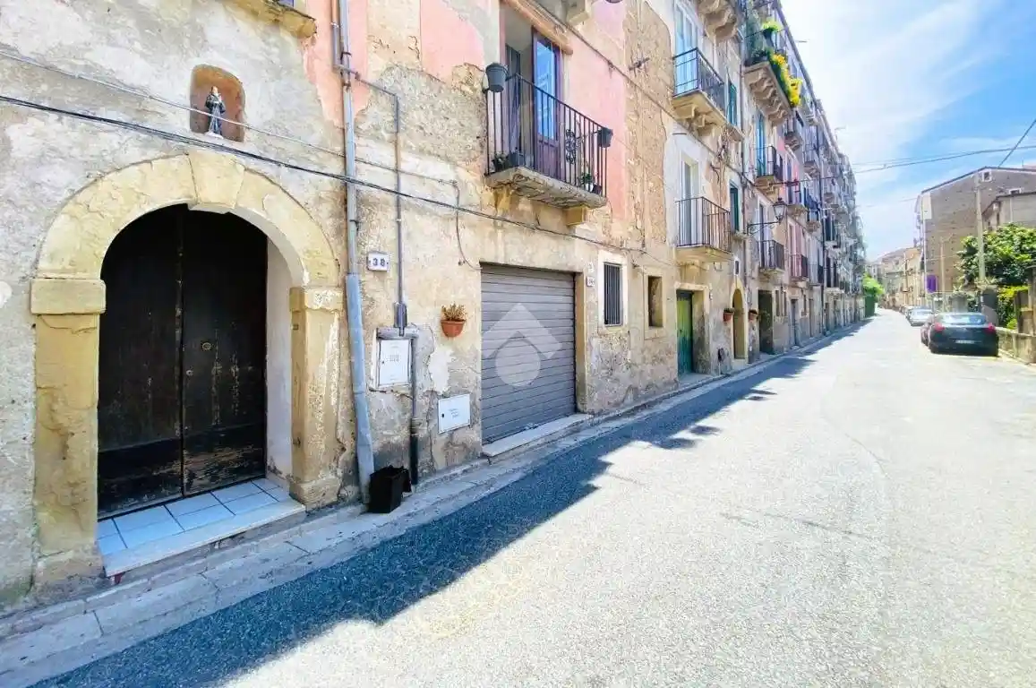 Appartamento in vendita a Paola