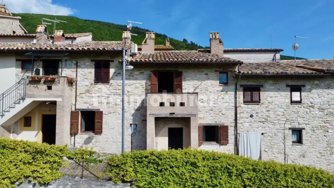Appartamento in vendita a Valtopina