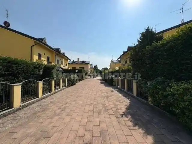 Villetta a schiera in vendita a Rozzano