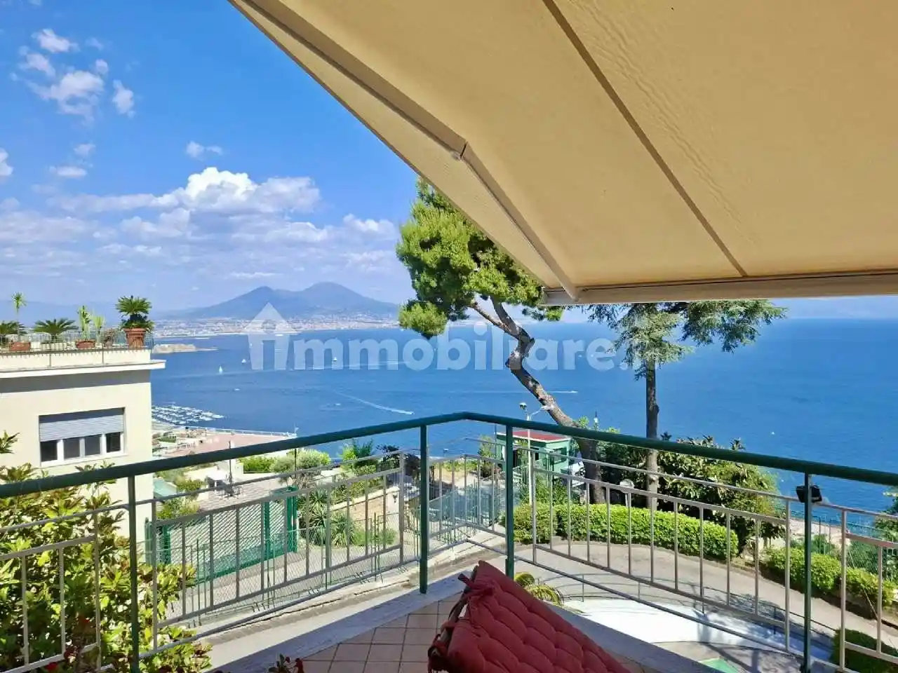 Appartamento in vendita a Napoli