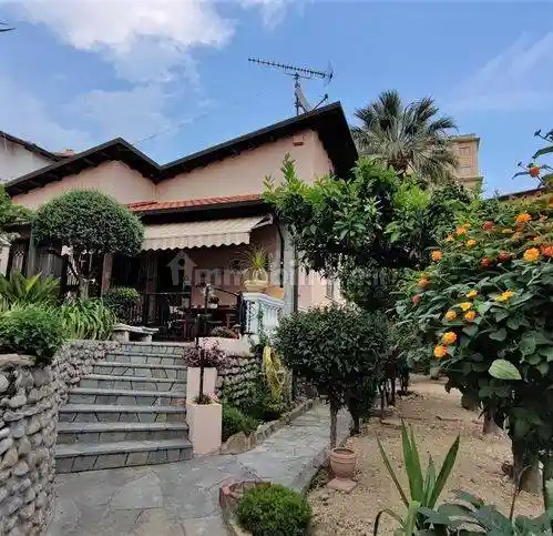 Villa in vendita a Sanremo
