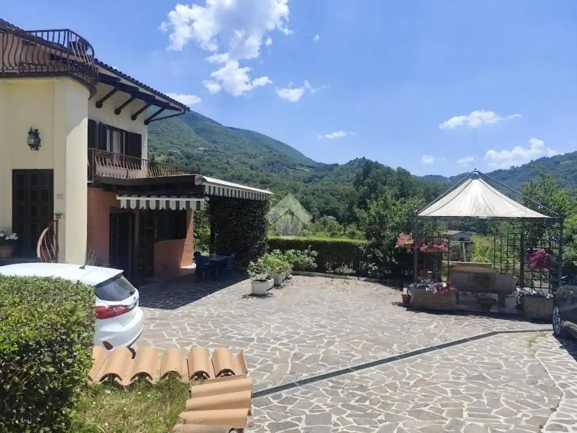 Villa in vendita a Valtopina