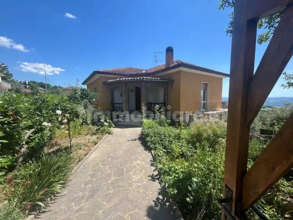 Villa in vendita a Montecchio