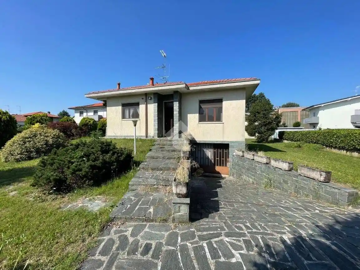 Villa in vendita a Villa Cortese